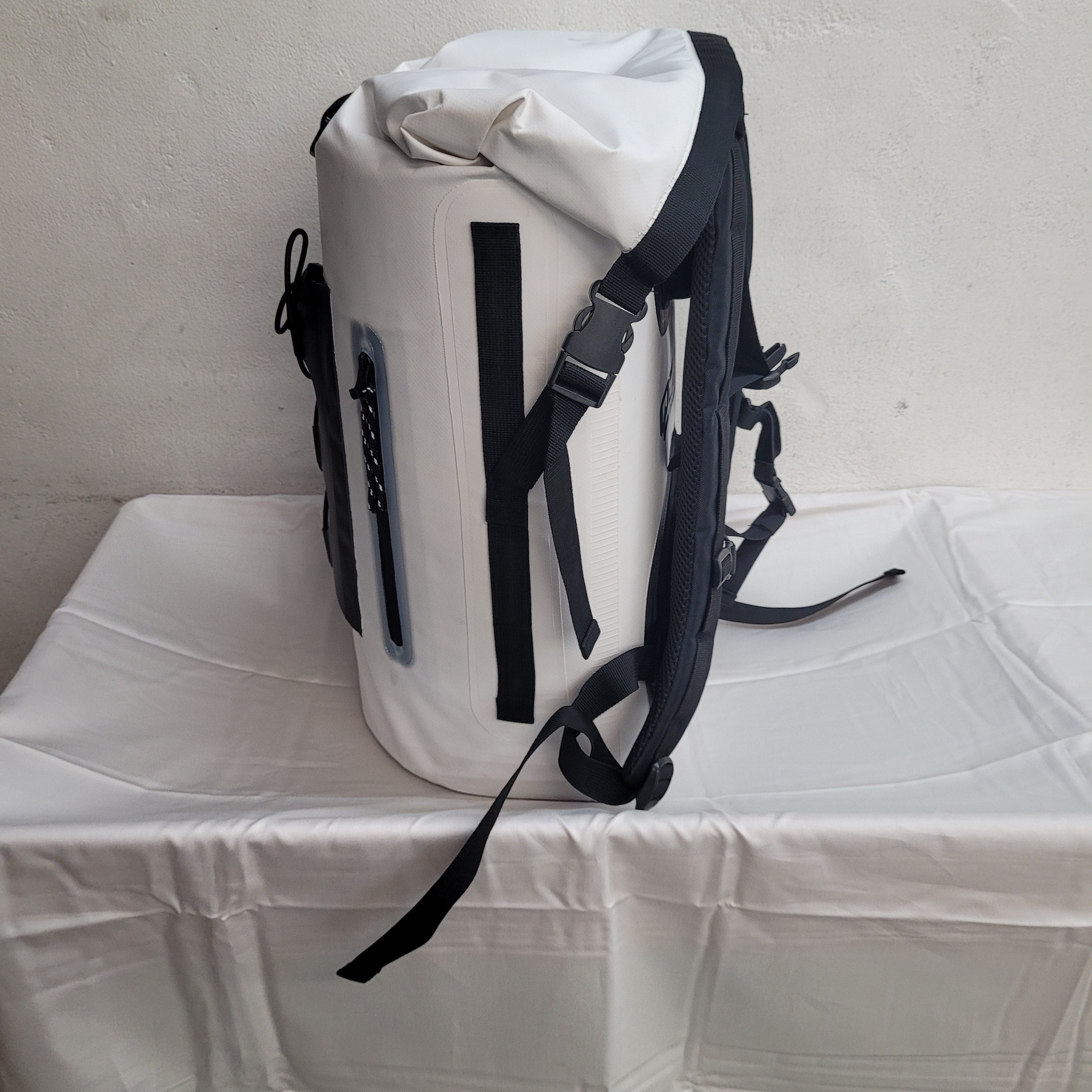 Canyon Cooler Quest Backpack White