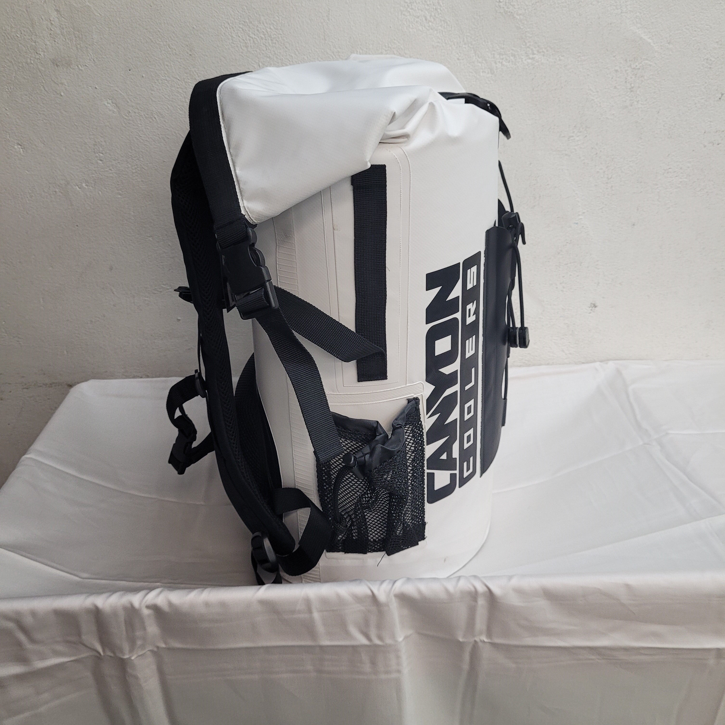Canyon Cooler Quest Backpack White